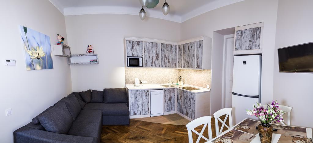 Apartments White House Lviv Oda fotoğraf